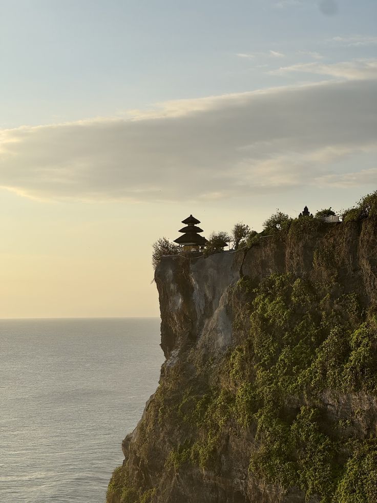 Каранг Бома Клифф